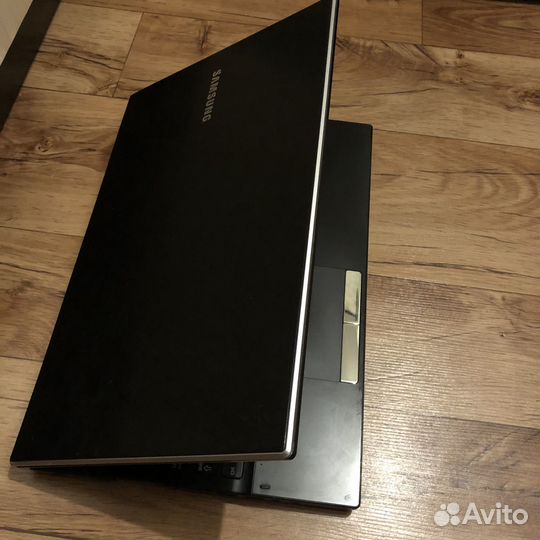 Ноутбук Samsung i3 4gb ssd120