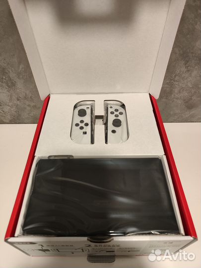 Продаю Nintendo Switch oled 64 гб