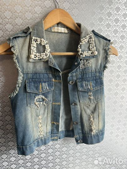 Джинсовая жилетка женская