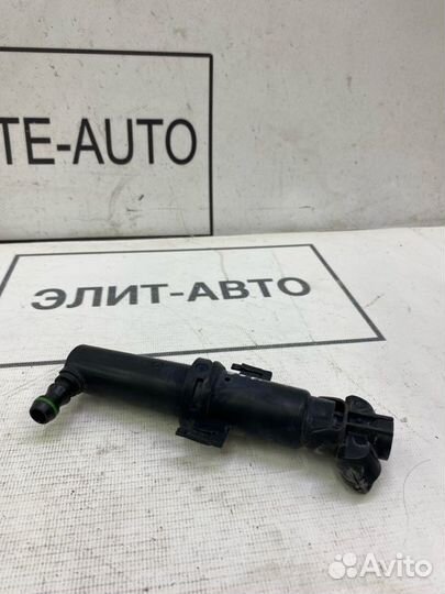 Форсунка омывателя фар левая Audi A3 8P 2010