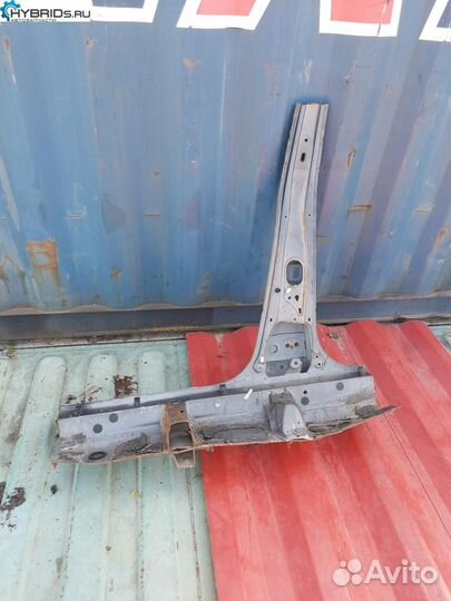 Стойка кузова центральная правая Toyota Prius 2