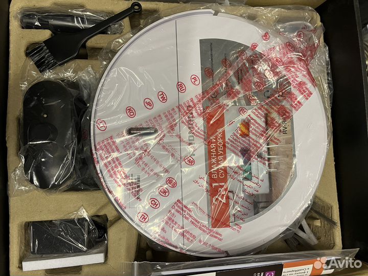 Робот пылесос Redmond RV-R450