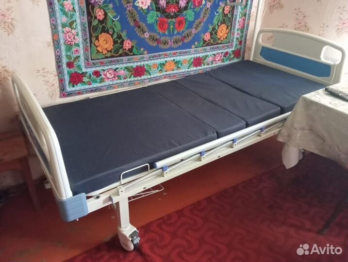 Кровать медицинская Barry для лежачих больных