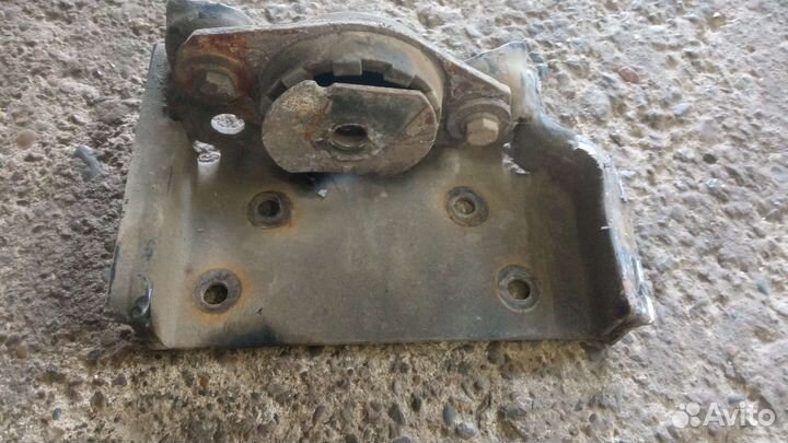 Правая подушка двс Фиат Альбеа