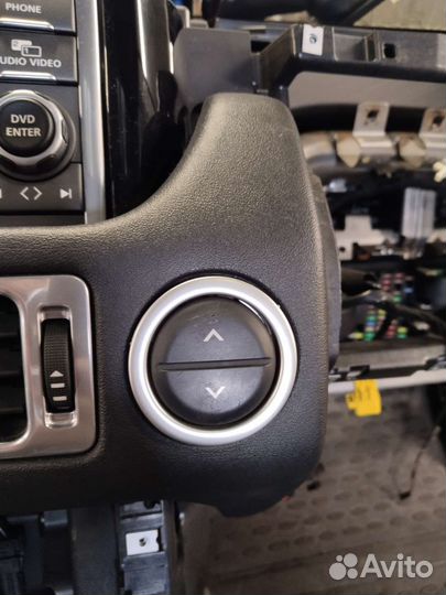 Кнопки открывания бардачка Range Rover