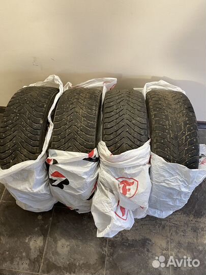 Nokian Tyres Hakkapeliitta 8 225/55 R18 97T