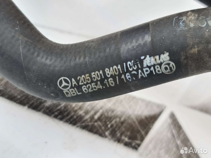 Патрубок системы охлаждения Mercedes W205 M264
