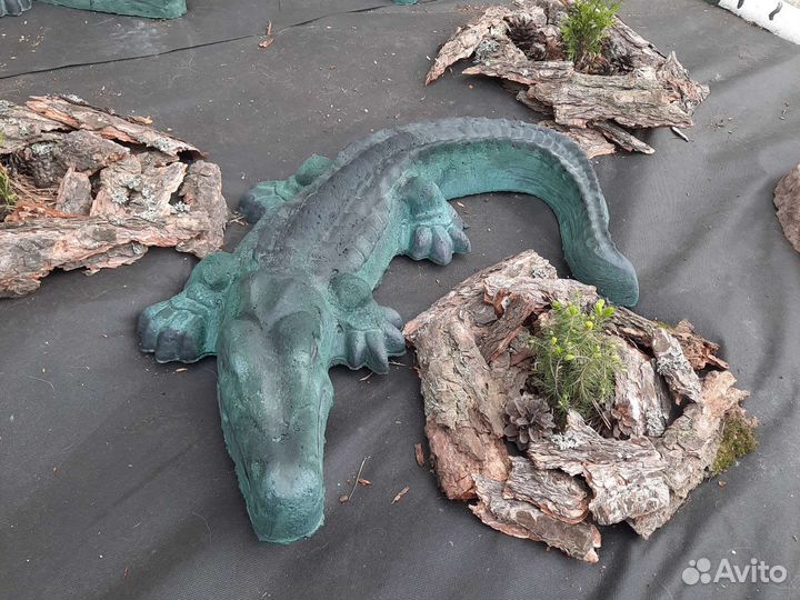 Продам крокодила садовая поделка