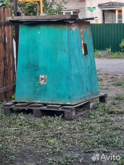 Мусорный бак металлический