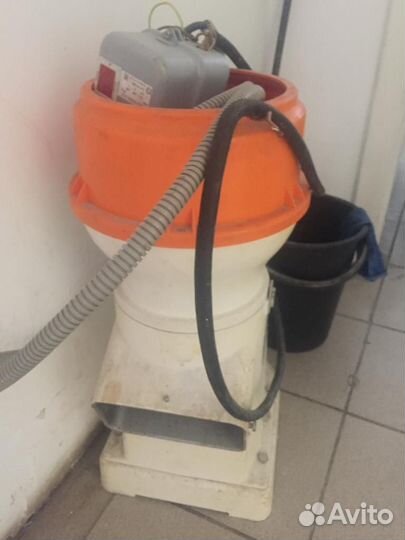 Промышленный измельчитель овощей (овощерезка)