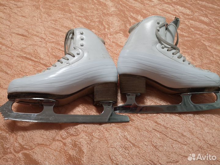 Фигурные коньки risport RF3 245