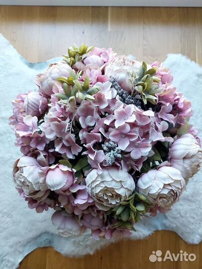 Цветочная композиция с вазой