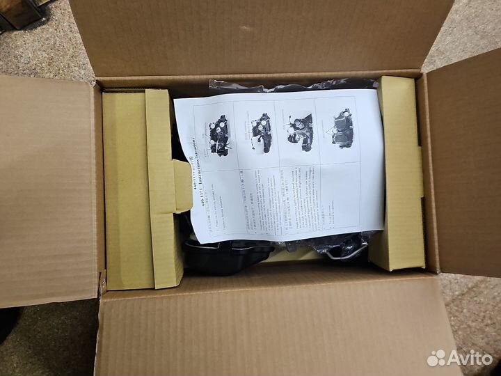 Фара головного света правая Mercedes Actros