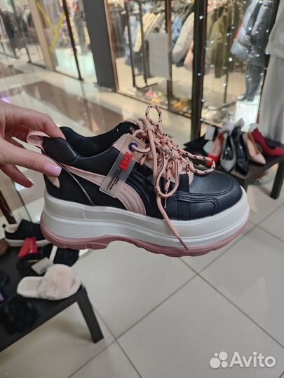 Кроссовки женские 37, 38 размер новые