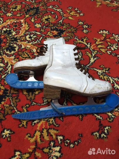 Детские коньки, р-р 32