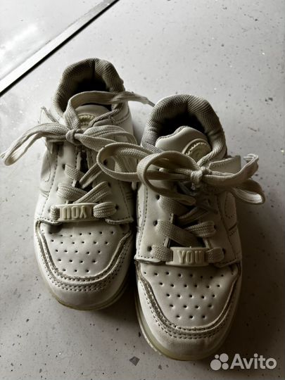 Кроссовки для девочки