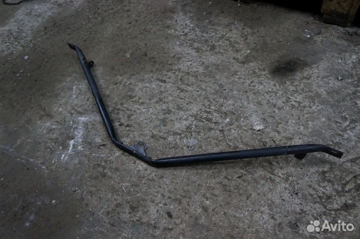 BMW E60 распорка под телевизор