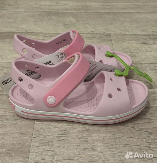 Новые сандалии Crocs