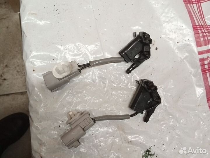 Toyota Land Cruiser 200 форсунка омывателя стекла