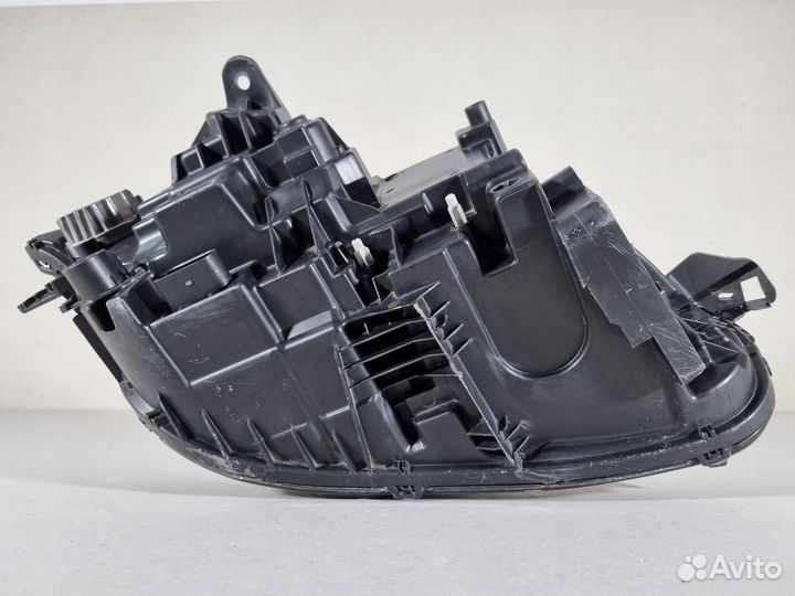 Фара левая Volvo XC90 32228688