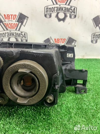 Фара передняя правая Mitsubishi Galant EA1A 4G93