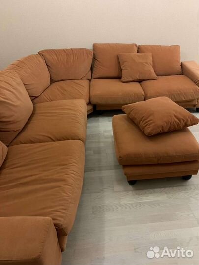 Шикарный угловой диван,Испания.Оригинал
