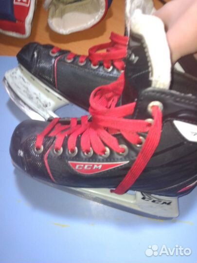 Коньки хоккейные