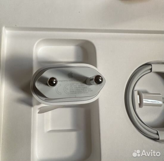 Блок питания Apple 20W USB-C +lightning