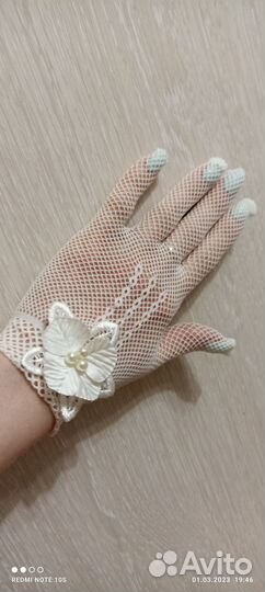 Продам платья, перчатки в подарок