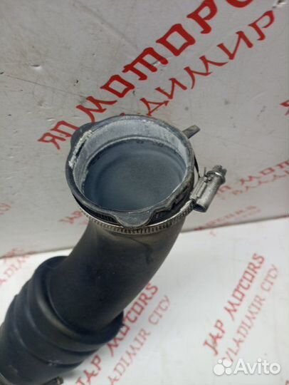 Патрубок впускной системы Volvo V70 универсал