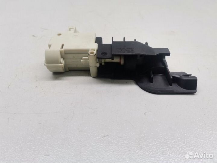 Замок бардачка Audi A6 C6 3.2 2007