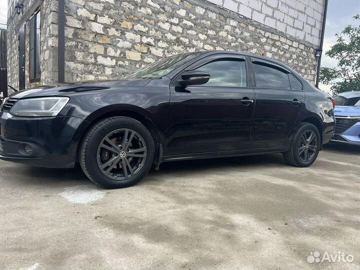 Volkswagen Jetta 1.6 AT, 2012, 235 120 км