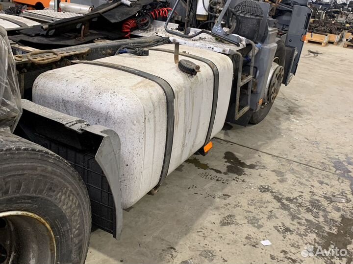 Топливный бак 650 литров Mercedes Actros