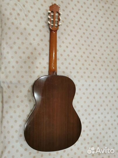 Классическая гитара массив кедра Alhambra