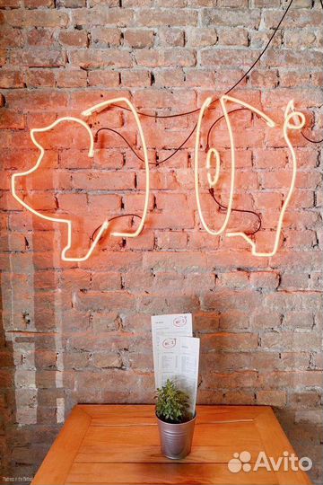 Неоновая вывеска для бизнеса