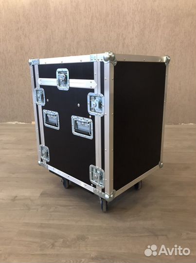 Кейсы, кофры, рэки