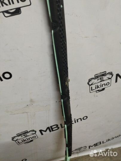 Шторка безопасности правая Mercedes S-Class W221