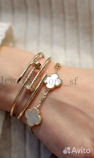 Элегантный браслет Van Cleef с перламутровыми мотивами