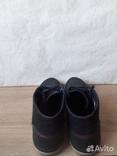 Кроссовки Lacoste. Замшевые