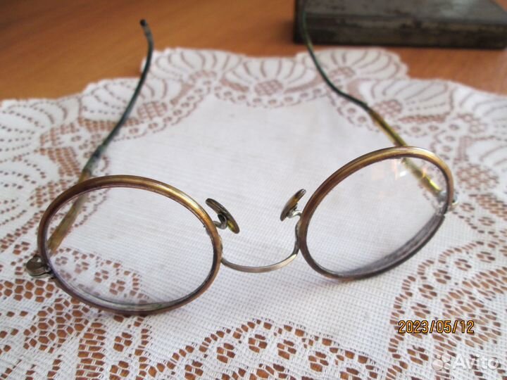Очки с футляром. Старинные