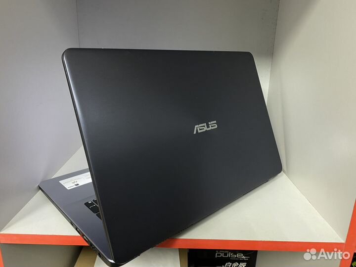 Огромный игровой ноутбук от asus