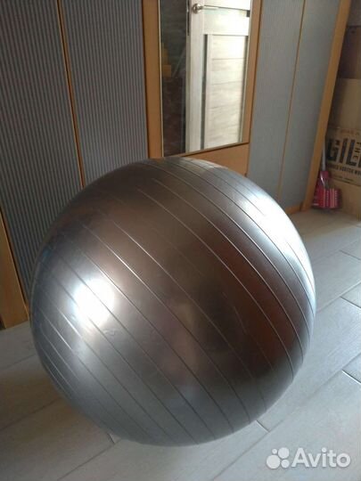 Гимнастический мяч фитбол