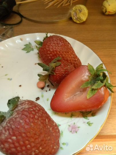 Клубника искусственная декор