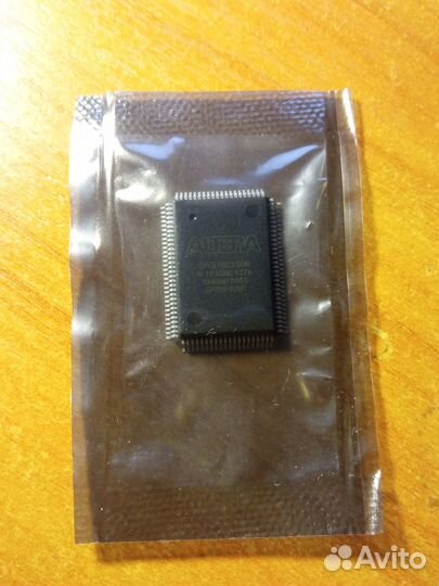 Микросхема epce8QC100N Altera