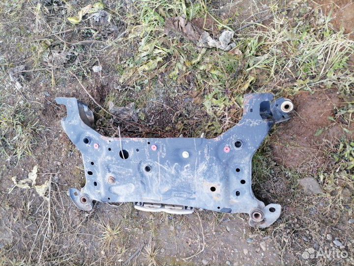 Подрамник Ford Focus 3