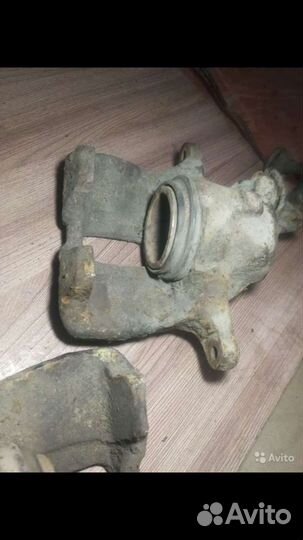 Суппорт передний Volkswagen Passat B3