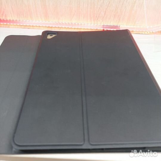 Планшет Apple iPad (5-го поколения) (2017)