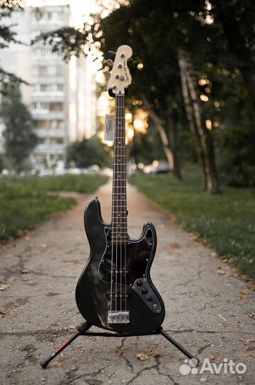 Fender Squier Jazz Bass бас-гитара