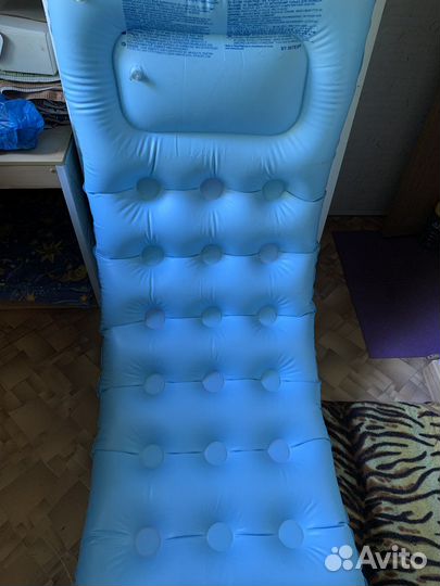 Матрац надувной для плаванья. Парэо пляжные