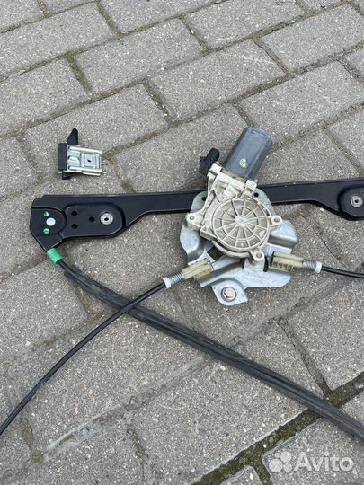 Стеклоподъемник Chrysler 300C